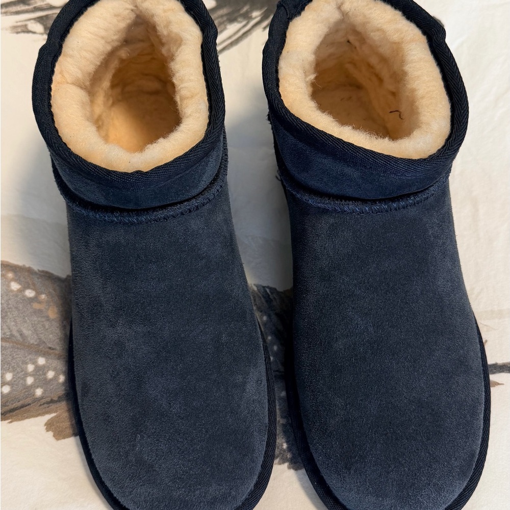 BearPaw Black Textured Sole Footwear